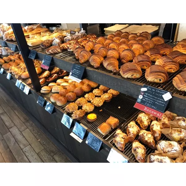 私のパン活 カフェでもレストランでもベーカリーでもない 自由なスタイルの ローリエプレス