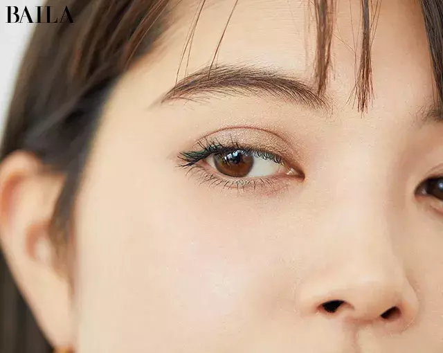 ゆるっと犬顔は 直線メイク で顔圧アップ 強さを宿した大人の表情に ローリエプレス