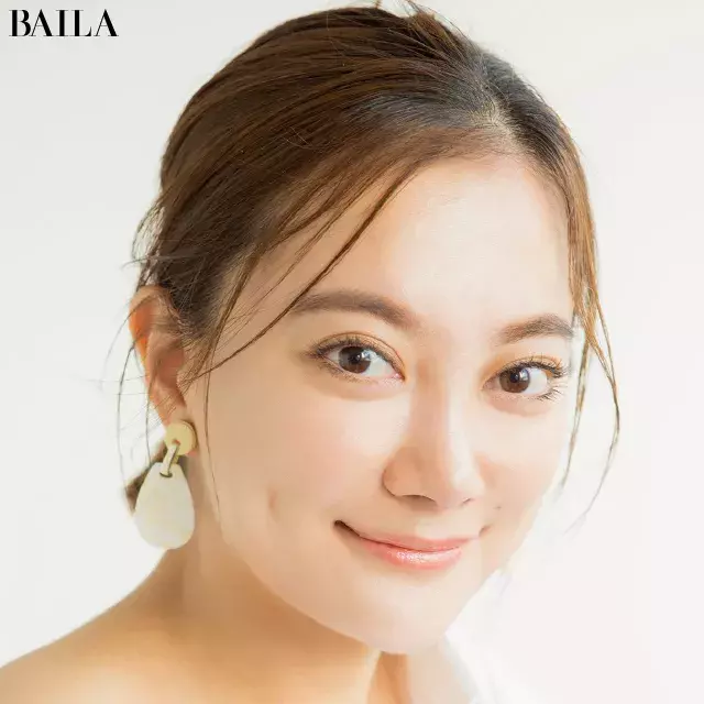 猫顔 さんが柔らかメイクで大変身 タレ目メイクと淡グロスで顔圧調整 ローリエプレス