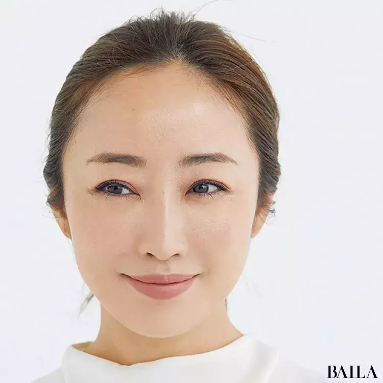 ピンク下地でハッピーおでこに 神崎恵さんのおでこメイク術 ローリエプレス