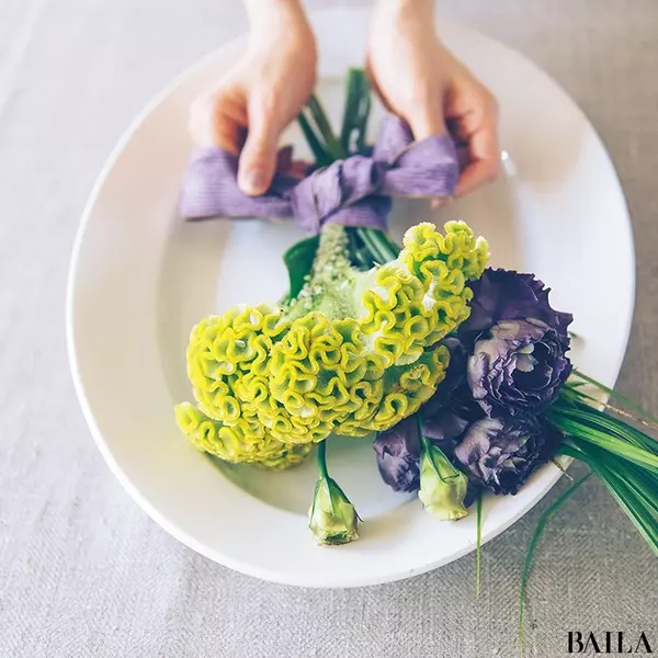 秋を呼び込む花 ケイトウを大人っぽく飾る カトパンのあえて小さく飾る花レッスン ローリエプレス