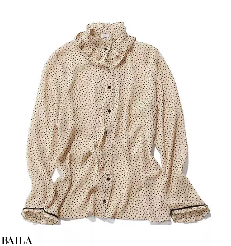 久々の飲み会は ドットブラウスを使った上品カフェ色コーデ 19 12 2のコーデ ローリエプレス