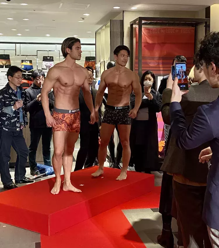イケメンマッチョが拝める 阪急メンズ東京のナイトイベント ローリエプレス