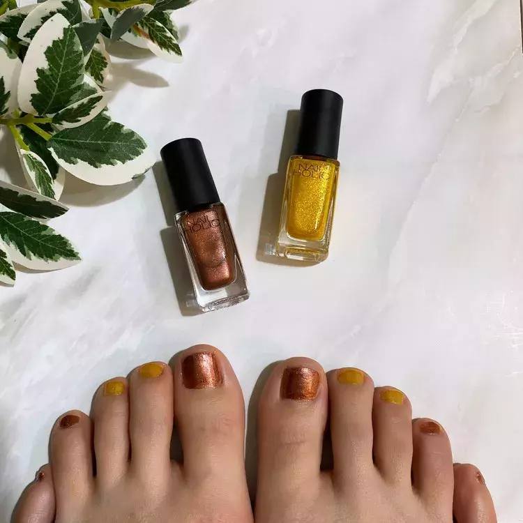 気分が上がる夏カラーでセルフネイル Nail Holic ローリエプレス 気分が上がる夏カラーでセルフネイル Nail Holic ローリエプレス