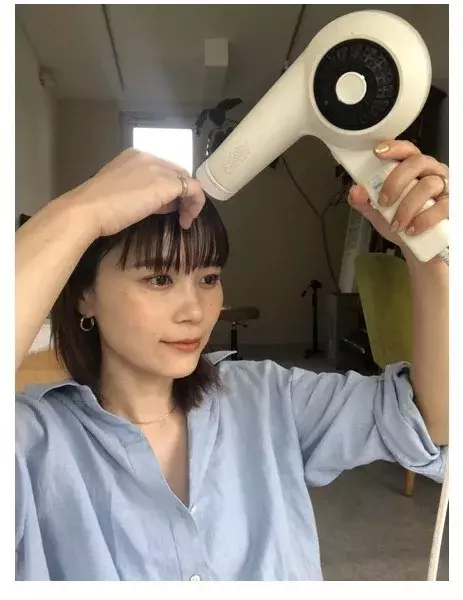 人気美容師が教える 失敗しない 前髪セルフカット 実況中継 ローリエプレス