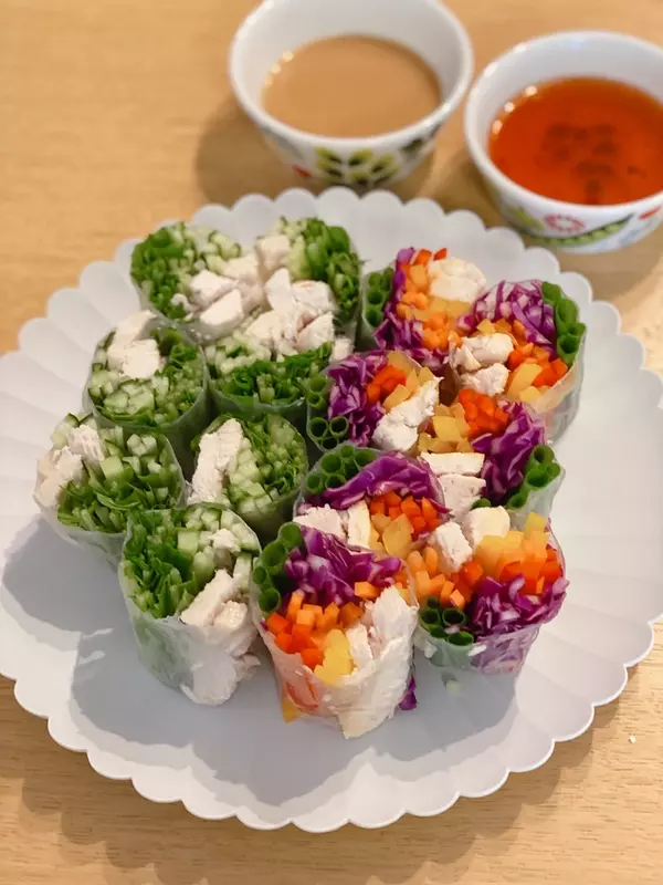 お料理上手なあの人の 気分がアガるおうちレシピ 6 トータルビューティーアドバイザー水井真理子さんの 夏野菜のビューティ生春巻 ローリエプレス