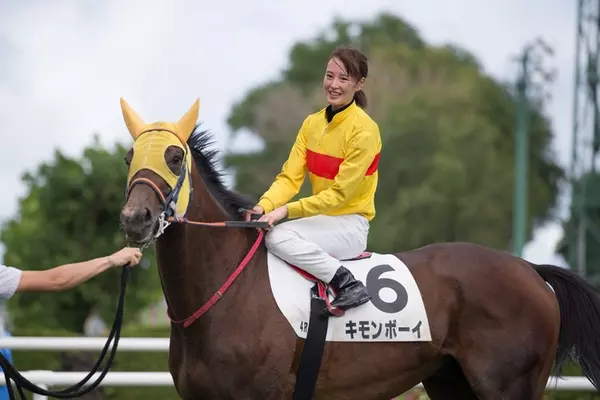 麒麟 川島さんと千鳥 ノブさんがナビゲート 30代女性に送る おうち競馬 のすすめ Vol 4 この馬とジョッキーに注目して欲しいんじゃ ローリエプレス