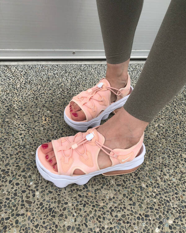 今夏のヘビロテ品 Nike 名作のサンダルairmax ココ ローリエプレス