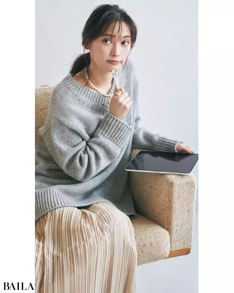 秋冬ニットコーデ 黒 グレー ブラウン3着のシンプルニット着回し全9コーデを公開 ローリエプレス