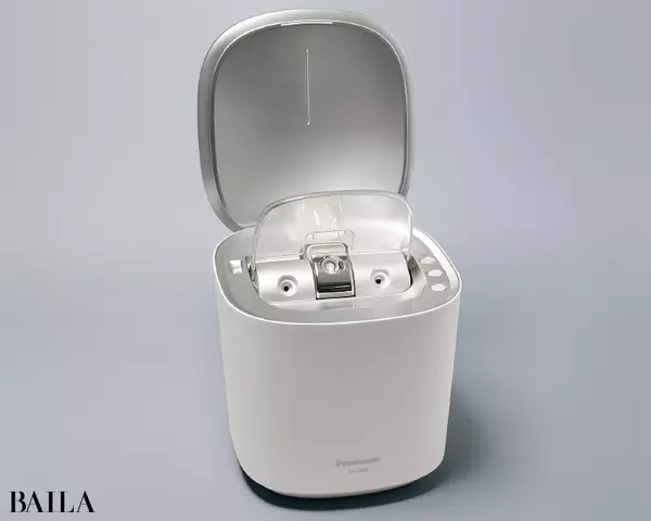 美容家電の名品 21 美容研究家 有村実樹さん新時代の美容家電をお試し ローリエプレス