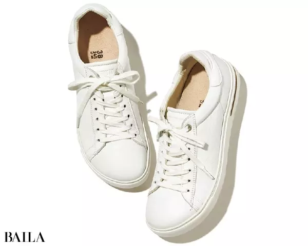 春の靴 バッグ図鑑 抜け感があって合わせやすい 白 ベージュのバッグ 靴7選 ローリエプレス