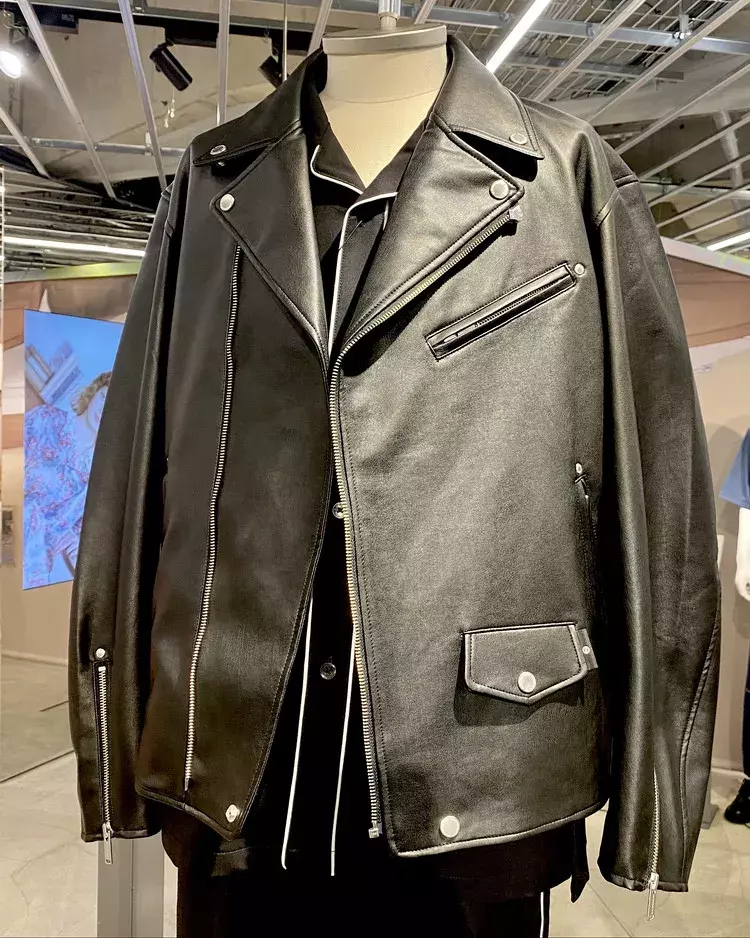 ジーユー Gu 超人気ブランド アンダーカバー Undercover との激レアコラボ実物をプロが徹底チェック おすすめアイテム10を厳選 ローリエプレス