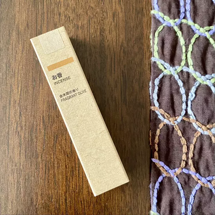 無印良品 ぐっすり眠れる とsnsで大評判 お香 金木犀 キンモクセイ の香り で睡眠の質改善を目指してみた ローリエプレス 無印良品 ぐっすり眠れる とsnsで大評判 お香 金木犀 キンモクセイ の香り で睡眠の質改善を目指してみた ローリエプレス