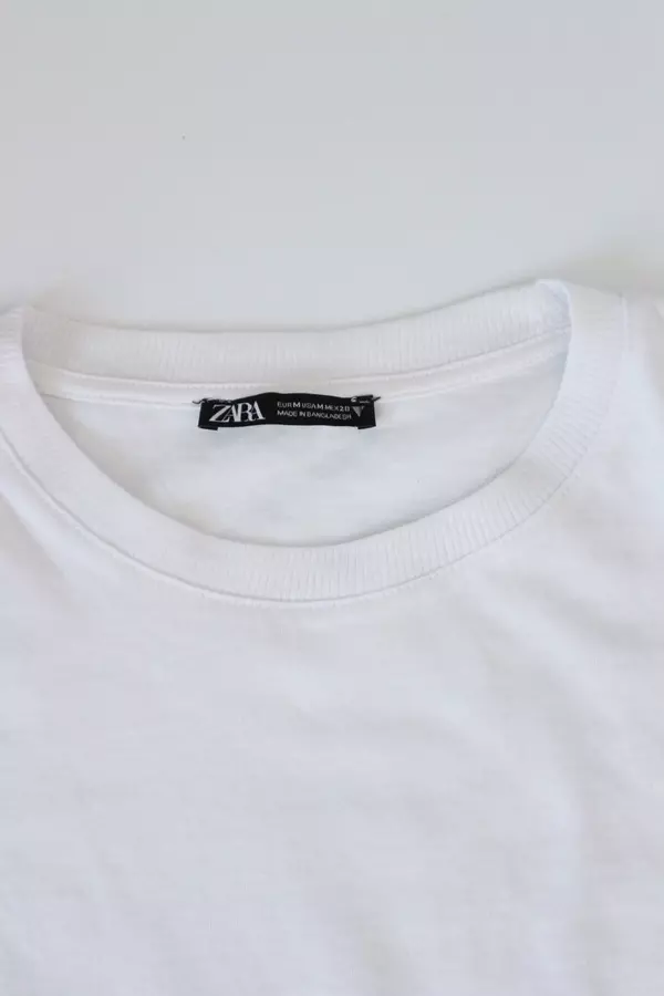 Zara ザラ Tシャツ 990 をサイズ違い デザイン違いで徹底着くらべ 身長150cmエディターchiakiの30代おしゃれtips ローリエプレス