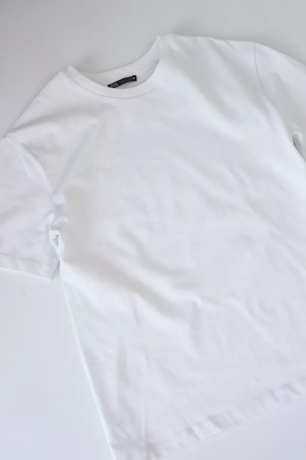 Zara ザラ Tシャツ 990 をサイズ違い デザイン違いで徹底着くらべ 身長150cmエディターchiakiの30代おしゃれtips ローリエプレス