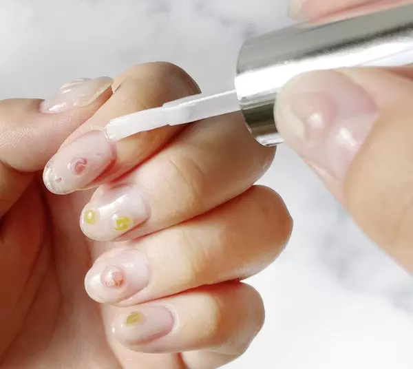 ダイソー 新 ネイルブランドのソンプチュー Somptueux がsnsで話題沸騰 ネイルオイルが映える 優秀すぎる ローリエプレス