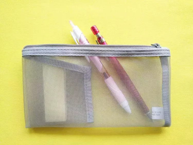 無印良品 ナイロンメッシュペンケースが使えすぎ 内ポケットつきがポイント ローリエプレス
