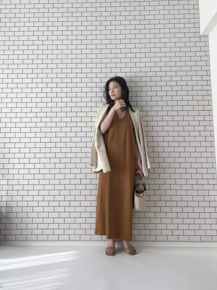 ユニクロ Uniqlo マメ クロゴウチ Mame Kurogouchi カップ付きワンピ 2990を低身長エディターが着回し 身長150cmエディターchiakiの30代おしゃれtips ローリエプレス