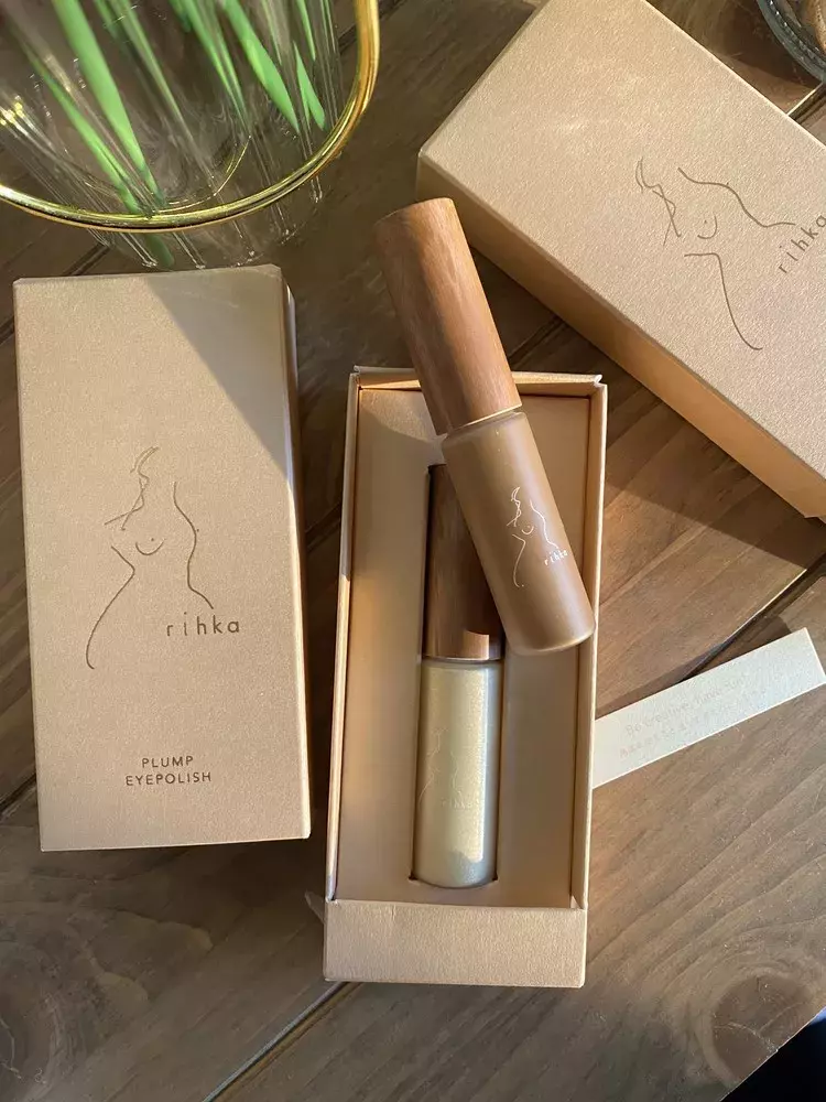 読者モデルのベストコスメまとめ コスメフリークが愛用するメイク スキンケアを一気見 ローリエプレス