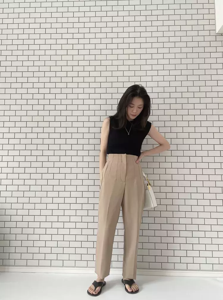 Zara ザラ ハイウエストパンツの夏コーデ 低身長エディターが着回しに挑戦 身長150cmエディターchiakiの30代おしゃれtips ローリエプレス