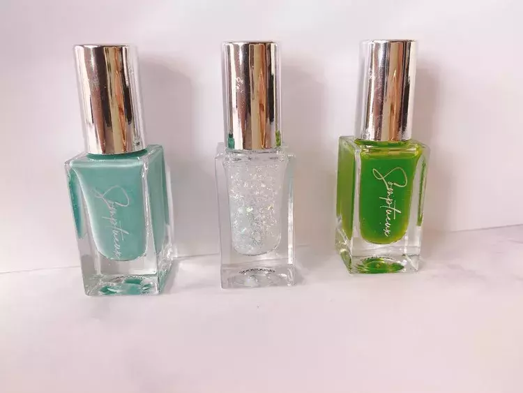 夏にピッタリな透けカラー プチプラ Somptueux ソンプチュー で甘いシロップネイルの完成 ローリエプレス 夏にピッタリな透けカラー プチプラ Somptueux ソンプチュー で甘いシロップネイルの完成 ローリエプレス