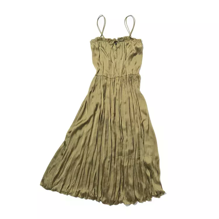 Zara ザラ のワンピース 一見 え これが秋冬まで使える っていうキャミワンピ じつは長 く着回せます 30代に幸せをくれるものvol 90 ローリエプレス Zara ザラ のワンピース 一見 え これが秋冬まで使える っていうキャミワンピ じつは長 く着回せます 30代に幸せをくれるものvol 90 ローリエプレス