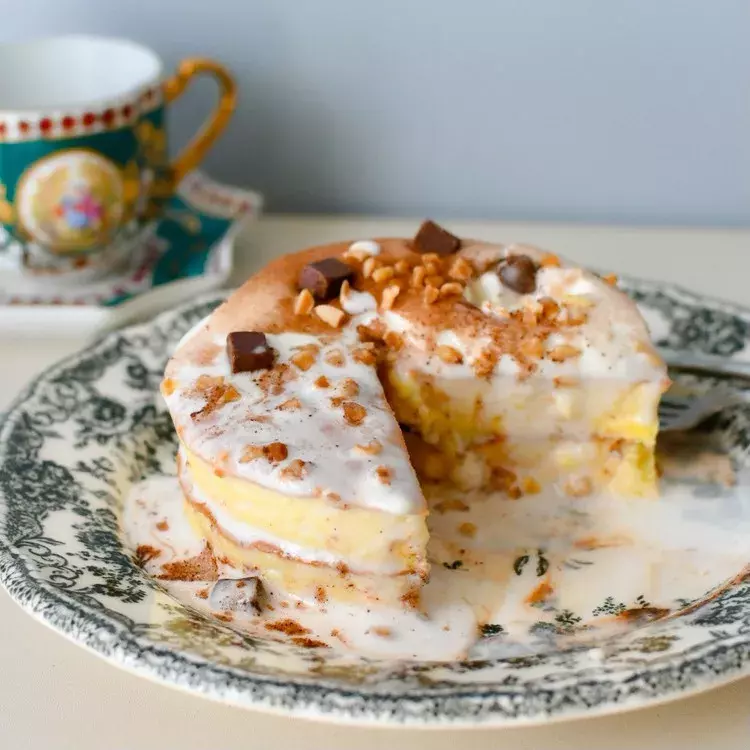 セブン イレブンのおすすめスイーツ とろとろ 極厚のパンケーキがカフェレベルの美味しさ 元フードバイヤーmanamiのコスパなグルメ スイーツ ローリエプレス