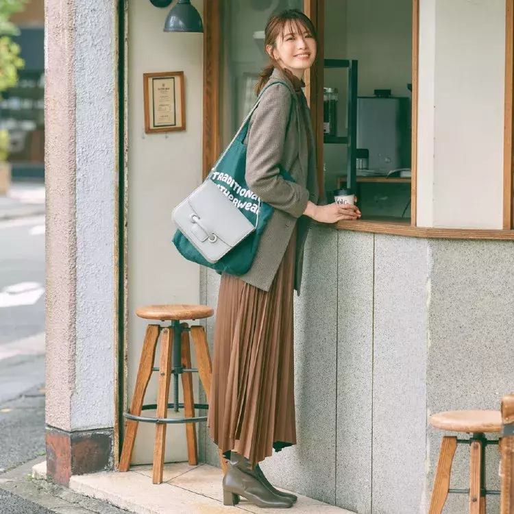 着映えアイテムでおしゃれ力を底上げ 30代の1週間コーデまとめ ローリエプレス