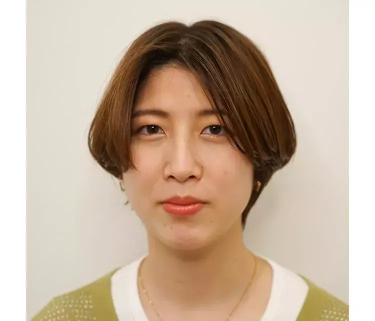 ショートボブ 30代 40代大人の髪型 涼し気ショートボブ ハンサムなアンバーカラー ローリエプレス