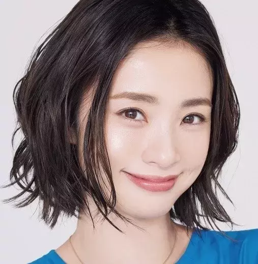 上戸 彩さんインタビュー 木曜ドラマ となりのチカラ も大好評 輝き続ける上戸彩さんの今 ローリエプレス