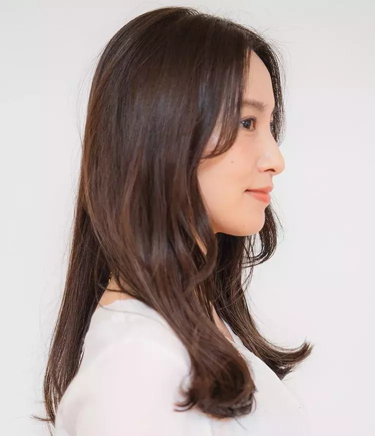 ロング 30代 40代大人の髪型 秋のトレンドヘア 韓国風フェイスレイヤー ローリエプレス