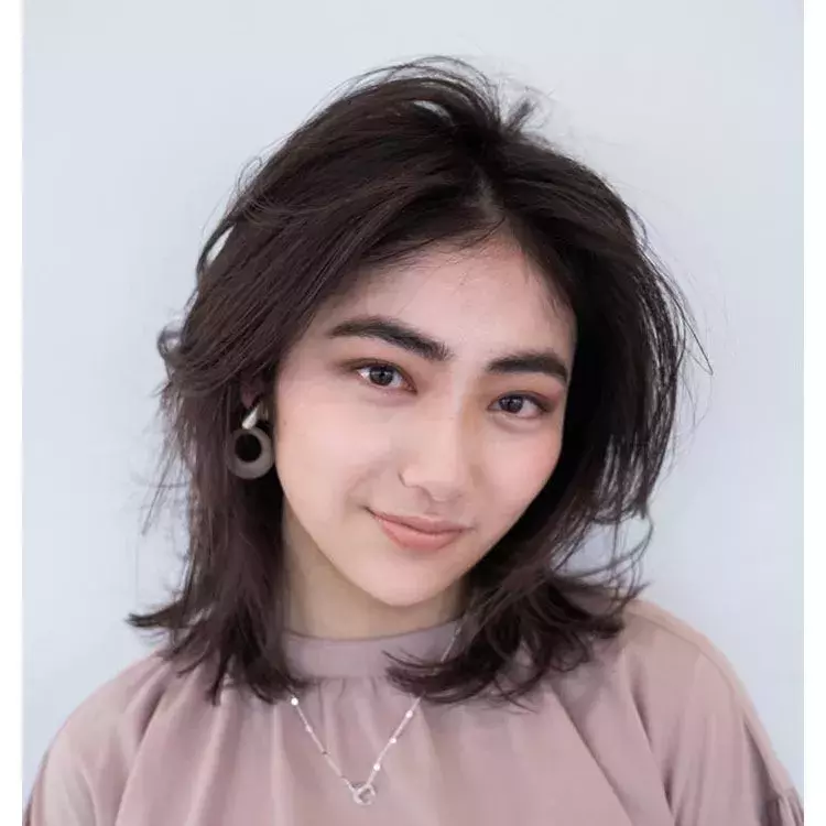 30代 40代大人女性の髪型 ミディアムまとめ 働く女性の好感度ヘアスタイル12選 ローリエプレス