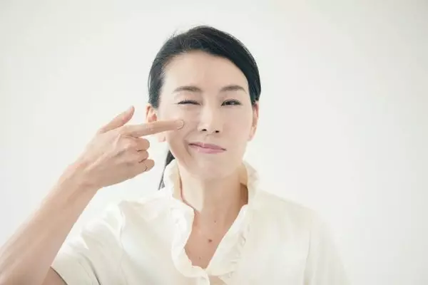 急増する マスク老け を予防 小頬骨筋エクササイズ で顔のたるみを撃退 ローリエプレス