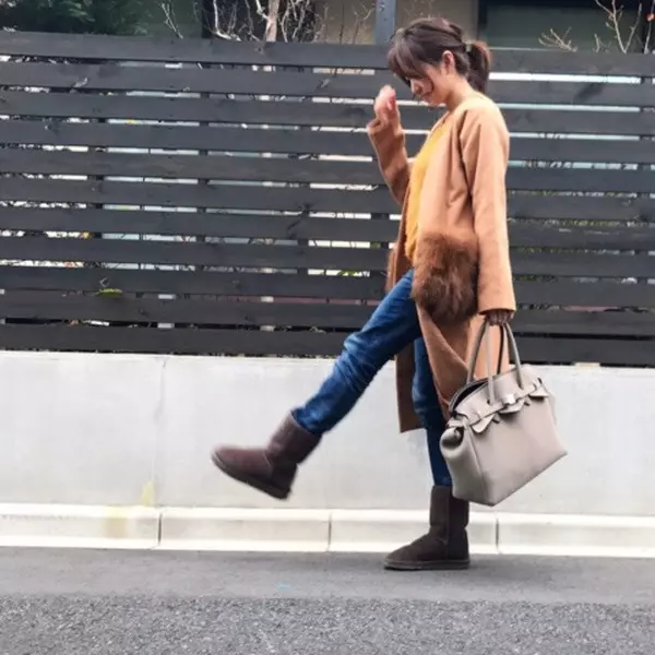 足元からほっこり Ugg アグ のムートンブーツで寒い日のおでかけもへっちゃらコーデ6選 ローリエプレス