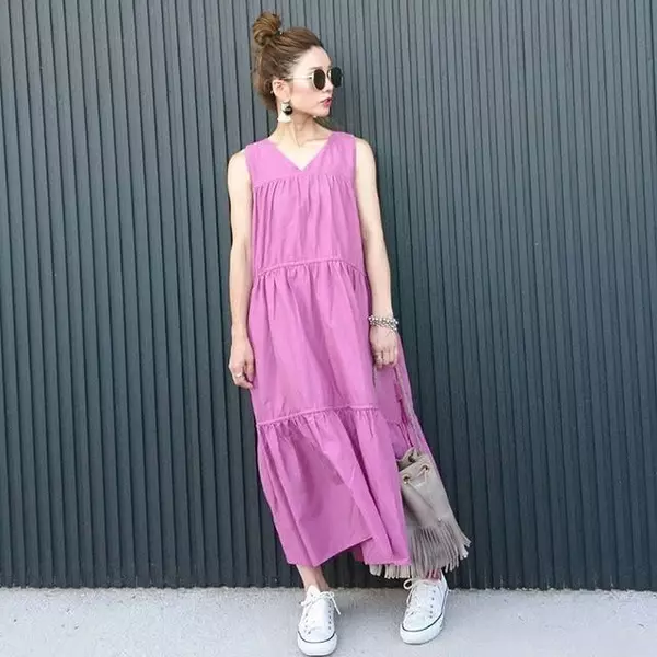 ラクチンでおしゃれなvネックワンピースが欲しい 暑い夏にすっきり見えるワンピースコーデ10選 ローリエプレス