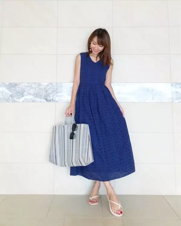 ブルーのワンピースでさらりと涼しげに 夏に映える爽やかコーデ10選 ローリエプレス