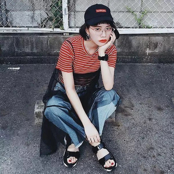 赤 青 黄色 夏にイチバン映える原色コーデ25選 ローリエプレス