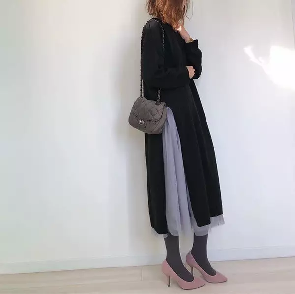 深いスリット入りのワンピース 何と合わせる 印象の変わる着回しコーデ ローリエプレス