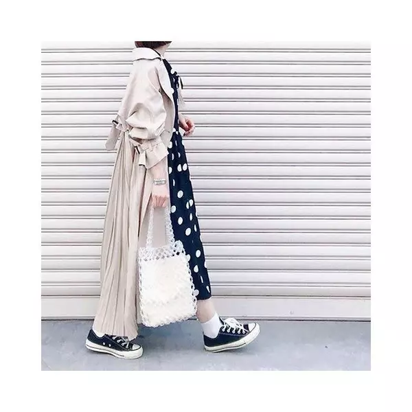 たくさん歩くデートにもおすすめ ワンピースとスニーカーの甘スポーティなコーデ9選 ローリエプレス