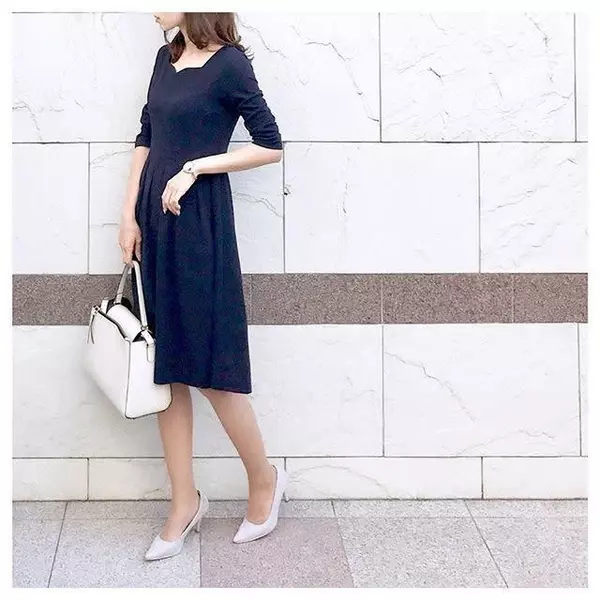 大人っぽい清潔感 ネイビーワンピースでおしゃれな旬コーデ10選 ローリエプレス