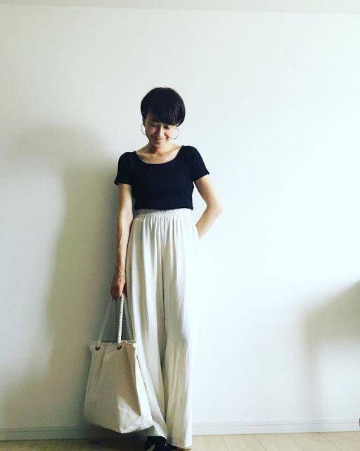 似合う服装が見つかる ショートカットの40代女性 におすすめスタイリング4選 ローリエプレス