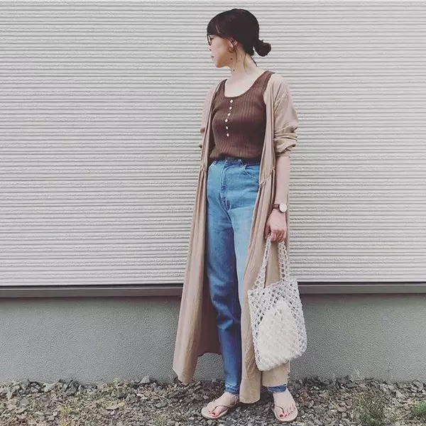 おしゃれを賢く ワードローブにあるベーシックアイテムを今年風に更新する着こなし方 ローリエプレス