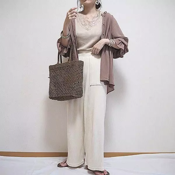秋色 くすみピンク に大注目 大人女子に似合うトレンドカラーで 秋の装いにチェンジ ローリエプレス