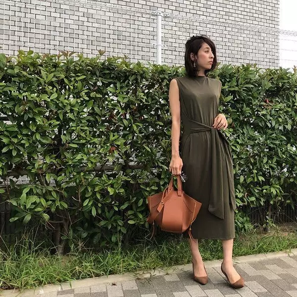 ブラウンのパンプスで足元から秋らしく 大人っぽくてシックなブラウンのパンプススタイル8選 ローリエプレス