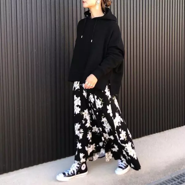 花柄ワンピース は重ね着でもっと着回せる 冬に試したい4つのテクニック ローリエプレス