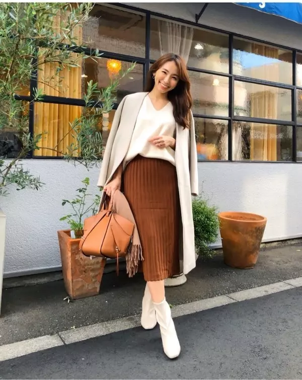 年のバレンタインデートにぴったり バレンタインカラーで楽しむ おしゃれなデート服コーデ14選 ローリエプレス