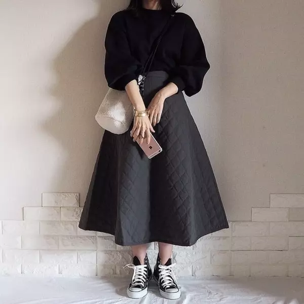 そろそろブーツからシフト コンバースの黒ハイカットスニーカー でシンプルな春待ちコーデ7選 ローリエプレス