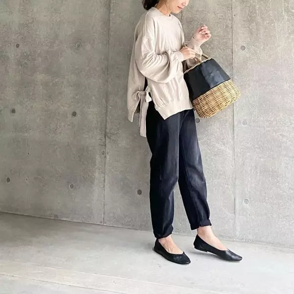 春の 黒パンツ どう着回す マネしたいコーデ集めました ローリエプレス