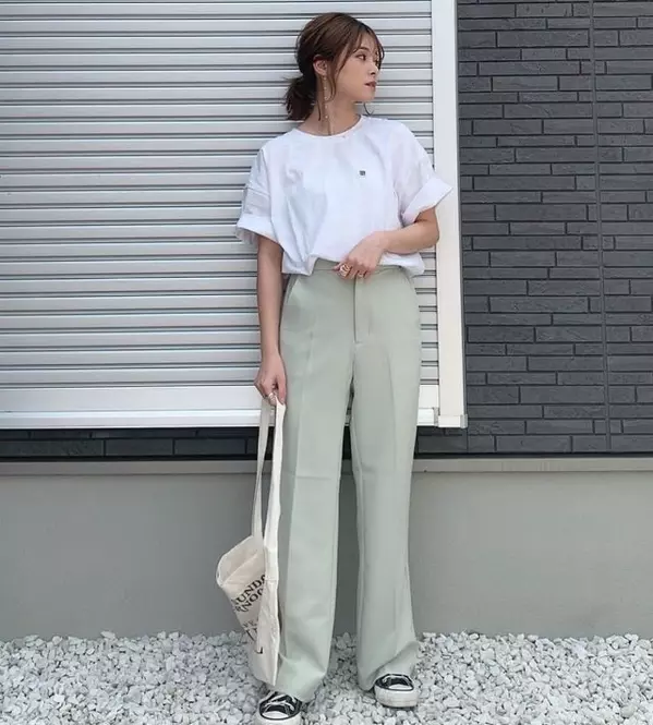 5月6月から使える 30代の大人女子にピッタリな 半袖の白tシャツ 着回しコーデ8選 ローリエプレス