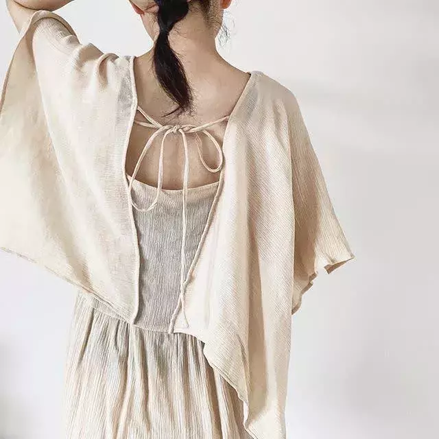 背中開きトップス 下着はどうする バックシャン肌見せ服 のインナー 着こなし方10選 ローリエプレス 背中開きトップス 下着はどうする バックシャン肌見せ服 のインナー 着こなし方10選 ローリエプレス